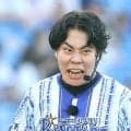【DeNA】令和ロマン高比良くるまが始球式「練習の日々が全て無に帰すようなボール」と苦笑い