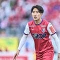 「ピンク珍しいな」「カッケ〜かわええ〜」佐藤龍之介加入のバレンシアの大胆ピンクユニフォームが話題！「ピンクで可愛い」クラブのイメージを一新するカラーリング