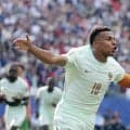 【Ｗ杯】エムバペがゴール　Ｗ杯通算２０得点到達＆メッシと並んで今大会の得点王首位タイに　最年少で通算２０試合出場