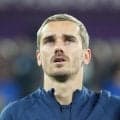 「出番やピッチに立て」「まじで試合出ろよ」元フランス代表グリーズマン生観戦、スタンドで娘と一緒に