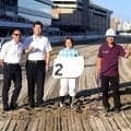神尾香澄騎手が胸椎圧迫骨折から復帰後初Ｖ「自厩舎の馬に乗せてもらい勝てたことがうれしい」川崎６Ｒ・アウフタクト