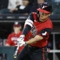 村上宗隆　第１打席は空振り三振　本拠地の大歓声に迎えられ打席へ　右太もも裏負傷から４２日ぶりにメジャー戦復帰