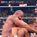 何やってるんだ！ 米マットで大ブーイング “絶対放さない”マン、屈強な男を次々と蹂躙 