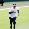 【阪神】骨折の近本光司が２カ月半ぶり１軍合流　大勢のカメラマン注目の中で準備スタート
