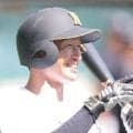 甲子園が和やかムードに！阪神ナインが近本光司の１軍合流を大歓迎　佐藤輝と坂本はアップ中から談笑　藤川監督とは１対１で笑顔で会話