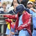 岡本和真にファン驚愕「オオタニって誰?」　球団SNSの投稿に溢れた称賛「史上最高の補強」
