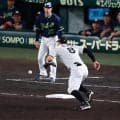【阪神】あわや逆転の致命的ミス…佐藤輝明２試合連続の12失策目　グラブからこぼし送球できず
