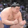 ２場所連続休場明けの横綱・大の里が黒星スタート　過去３敗の新小結・義ノ富士にまたも敗れる...名古屋場所波乱の幕開け