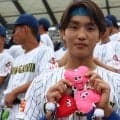 【高校野球】中央学院、スタンドの応援団と保護者は全員ハート型のストラップ／千葉