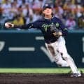 【ヤクルト】甲子園の虎党の歓声が上がりかけたその時…横っとび　長岡秀樹ピンチ救う