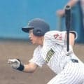 中央学院　谷佳知氏の次男・晃明「兄を超えたい」両親の前でスタメン安打　父「飛ばす力も少しずつ上がってきている」