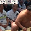 「ワイの年収を一瞬で…」横綱・豊昇龍が受け取った“分厚すぎる”ご褒美 懸賞が地方場所“過去最多本数”を記録 「懸賞にどよめいてる」驚きの声