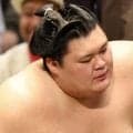 大の里がまさか　初日からの２連敗に呆然　藤ノ川の突き落としで土俵下へ転落　１月の結びからトータル６連敗