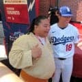 山本由伸がチラチラ　会見場にいたまさかの人物　スマホで「頑張ってね」→記念撮影　杉谷氏が代弁「由伸選手が気になっていたのでびっくりした」村上宗隆にも接近