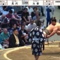 花道奥で呼出が“超レア”アイテムを手に…カメラが捉えた貴重な瞬間にファン興奮