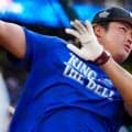 なぜ村上宗隆は大谷翔平を“さん付け”するのか　米番組で飛んだ思わぬ質問に苦笑い「俺たちもショウヘイを『オオタニサン』って呼ぶべきなのか？」