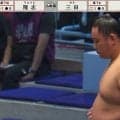 「キレてるやん」「顔腫れあがるわ」三田の顔面に張り手の“雨あられ”「めっちゃ叩くやん」「お顔が…」ファン困惑