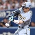 阪神・佐藤輝　１試合２発！森下と２者連発　球団８人目５度目の１００安打＆２０本塁打　「全部、勝つつもりで」９連戦快勝発進