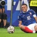 フランスFWエムバペは不発で終戦