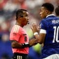 【Ｗ杯】デシャン監督が批判「準決勝を裁くレベルにあったのか」…中村敬斗のソックス問題で話題の