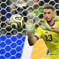 スペイン守護神シモン、守備範囲の広さでエムバペ完封　W杯出場11試合で８度目クリーンシート