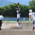 ダイビングキャッチで投手の兄を救う　松山北の1年生・坂上大河選手