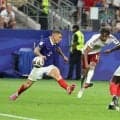 「異次元だ」神童ヤマルの“魔法のタッチ”にファン震撼！「切り返しが速すぎ」「鳥肌」フランス3人を完全翻弄【W杯】