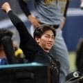 阪神・今朝丸裕喜　プロ初先発へリラックスムード漂わせる　先輩投手と談笑　球団５年ぶりの快挙へファン期待「やってもらいましょう」「幸あれ」「援護頼むぞ」