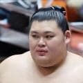 大の里が豪ノ山に敗れて３敗目、今場所２個目の金星配給　３日目に171日ぶり白星も復調せず