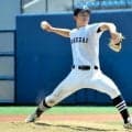 左右両投げの竹台・荻野寛基主将、五回から救援も左投げの場面なく
