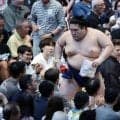 豪ノ山、今場所初白星を自身初金星で飾る　物言いで差し違え、横綱大の里を押し出し