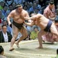 綱取り霧島が初黒星　大の里　豊昇龍ともに勝ち、今場所初の両横綱の同日白星、大関復帰を目指す安青錦は４勝目　カド番の琴桜は２敗目…全勝は若ノ勝、獅司の２人に