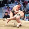 “史上最強の新弟子”旭富士が無傷２４連勝、歴代３位タイ　２０歳ホープを一蹴【大相撲】