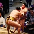 勝負に徹して輝が炎鵬に勝利　親友対決も「それは関係ない。勝負なんで」