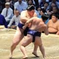 横綱・大の里が初の連勝で３勝３敗に「土俵勘が徐々に戻ってきた」八角理事長「勝てば流れが来る」
