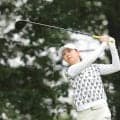 【女子ゴルフ】人気プロ・金沢志奈が１差２位浮上「優勝を目指す」　３月の左肩肉離れでショット苦戦も「最近で一番良い」