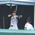 阪神・湯浅　誕生日にブルペン再開　故障後初めて捕手座らせ２０球　ファンサービス→両手に誕プレあふれる