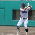 横浜が左腕3投手を攻略し12得点快勝！主将・小野が語る"対左投手克服"の理由「とにかく練習を」【神奈川】