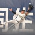 オリックス　微妙判定響いて追加点奪われる　大飛球キャッチ→リプレー検証でアウトに→併殺アピールもタッチアップ認められる→連続適時打浴びる