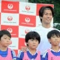 サッカー日本代表の中村敬斗、カットインを伝授「縦の意識が大事」