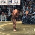 「横綱が手をついてるのに…」「合わせてよ」伯乃富士、立ち合いの“間”に困惑の声 大の里は“完全復調”の兆し 好調・伯乃富士を圧倒「これが大の里だ！」ファン興奮