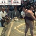 「温厚な霧島が…」取組直後に“激高”、熱海富士に詰め寄る 一体、何が？ 「立ち合い？」「あれはイラっとする」ファン困惑
