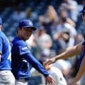 大谷翔平が見せた由伸への“愛情”　快投直後に「頭ポン」…ファン悶絶「キュンです」