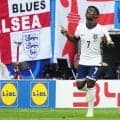 ｢試合が終わればノーサイド｣W杯3位決定戦終了直後のピッチ上での英仏合同の円陣シーンが美しい！｢この光景を見られただけでもこの3位決定戦には意味があったと思う｣