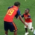【Ｗ杯】決勝後に「今大会のヒーロー」現る！１９歳ヤマルの弟・ケインくんがピッチで大暴れ