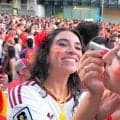 興奮やまぬスペイン、寒空で意気消沈のアルゼンチン　W杯決勝の明暗