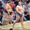 琴栄峰が勝ち越して首位キープ　過去２敗の藤凌駕から初勝利の要因は「立ち合いで前傾姿勢を保てている」