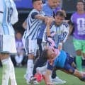 「サッカー界、W杯にとっての恥だ」決勝直後の“愚行”に英識者も憤慨　乱闘騒動のアルゼンチンに辛辣意見「横断幕にも処分はなかった」「何らかの対応が必要だ」【W杯】