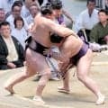 ２横綱２大関が総崩れ…豊昇龍は３敗目、大の里は４敗目　綱取りの霧島は痛恨の２敗目　安青錦は勝ち越し１敗を守り、琴栄峰、獅司とともに首位を守る