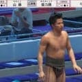 ぜい肉“ほぼ皆無”細マッチョ力士、78キロ重たい相手を土俵際でぶん投げた 耐える…動く…繰り広げられた“死闘”に館内大沸騰